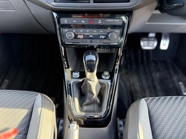 T-クロス TSI Rライン 液晶メーター アダプティブクルーズコントロール レーンキープ リアトラフィック ブラインドスポット 社外デジタルミラー 純正AW Discoverpro バックカメラ センサー パーキングアシスト(57枚目)