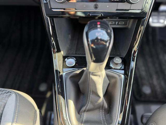 T-クロス TSI Rライン 液晶メーター アダプティブクルーズコントロール レーンキープ リアトラフィック ブラインドスポット 社外デジタルミラー 純正AW Discoverpro バックカメラ センサー パーキングアシスト(59枚目)