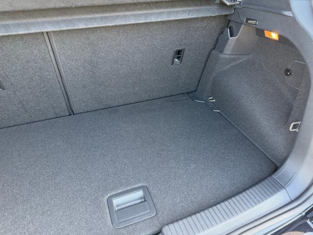 T-クロス TSI Rライン 液晶メーター アダプティブクルーズコントロール レーンキープ リアトラフィック ブラインドスポット 社外デジタルミラー 純正AW Discoverpro バックカメラ センサー パーキングアシスト(68枚目)