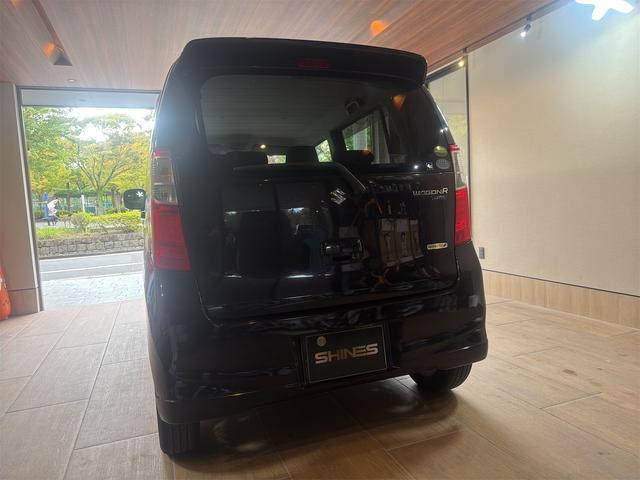 ワゴンＲ ＦＸリミテッド　アイドリングストップ　禁煙車　ＥＴＣ　ナビ　スマートキー　電動格納ミラー　ベンチシート　ＣＶＴ　盗難防止システム　ＡＢＳ　アルミホイール　衝突安全ボディ　エアコン　パワーステアリング　パワーウィンドウ（19枚目）