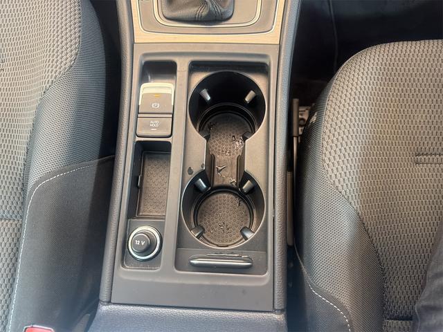 ゴルフ TSIコンフォートラインブルーモーションテクノロジー 禁煙車 ETC バックカメラ ナビ TV アルミホイール オートライト キーレスエントリー アイドリングストップ 電動格納ミラー AT CD USB エアコン パワーステアリング パワーウィンドウ(53枚目)