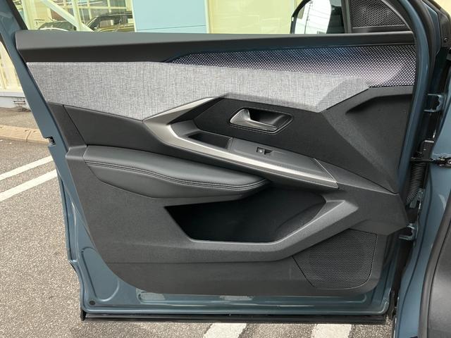 3008 GTハイブリッド アルカンタラパッケージ 認定中古車 弊社デモカー 新車保証継承 AppleCarPlay アクティブクルーズコントロール ブラインドスポットモニター ステアリングパドルシフト シートメモリー機能 シートヒーター ETC車載器(20枚目)