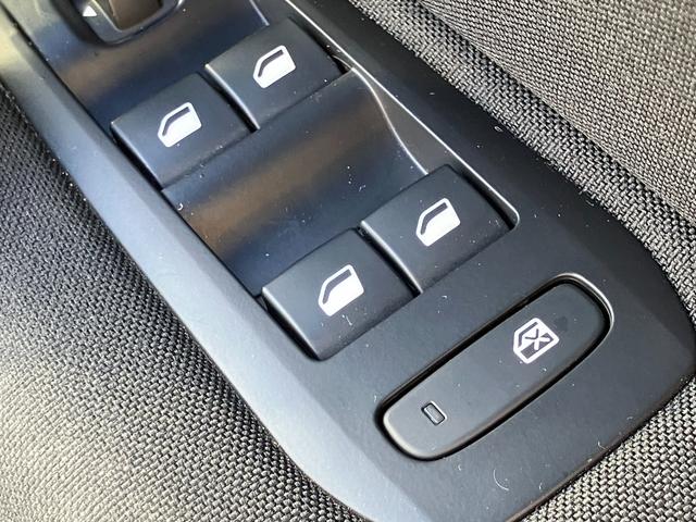 308 SW アリュール 認定中古車 パノラミックガラスルーフ バックカメラ クルーズコントロール ステアリングパドルシフト ドライブレコーダー プッシュスタート ETC車載器(34枚目)