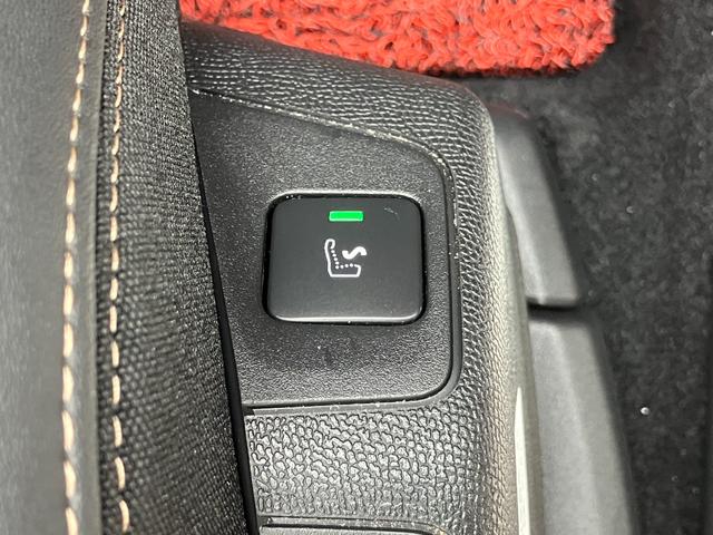 長時間の運転の際に嬉しいマッサージ機能も装備しております！