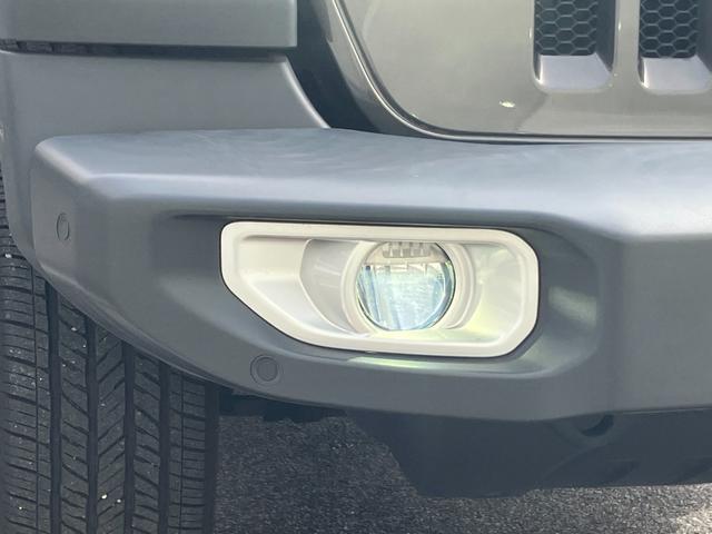ジープ・ラングラーアンリミテッド サハラ 認定中古車 AppleCarPlay 黒革 アダプティブクルーズコントロール ブラインドスポットモニター フルセグTV Alpineオーディオ シートヒーター バックカメラ フロントカメラ ETC(12枚目)