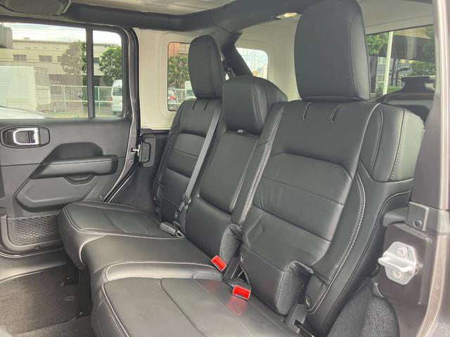 ジープ・ラングラーアンリミテッド サハラ 認定中古車 AppleCarPlay 黒革 アダプティブクルーズコントロール ブラインドスポットモニター フルセグTV Alpineオーディオ シートヒーター バックカメラ フロントカメラ ETC(25枚目)