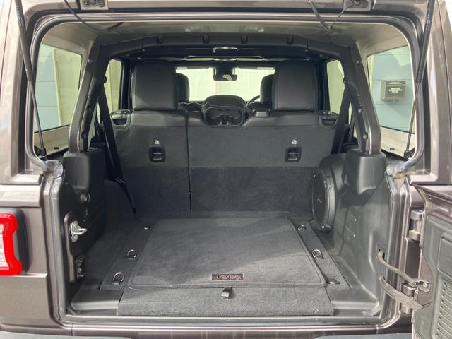 ジープ・ラングラーアンリミテッド サハラ 認定中古車 AppleCarPlay 黒革 アダプティブクルーズコントロール ブラインドスポットモニター フルセグTV Alpineオーディオ シートヒーター バックカメラ フロントカメラ ETC(28枚目)