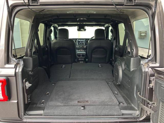 ジープ・ラングラーアンリミテッド サハラ 認定中古車 AppleCarPlay 黒革 アダプティブクルーズコントロール ブラインドスポットモニター フルセグTV Alpineオーディオ シートヒーター バックカメラ フロントカメラ ETC(30枚目)