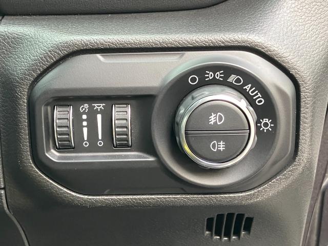 ジープ・ラングラーアンリミテッド サハラ 認定中古車 AppleCarPlay 黒革 アダプティブクルーズコントロール ブラインドスポットモニター フルセグTV Alpineオーディオ シートヒーター バックカメラ フロントカメラ ETC(35枚目)