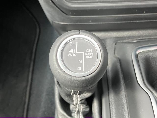 ジープ・ラングラーアンリミテッド サハラ 認定中古車 AppleCarPlay 黒革 アダプティブクルーズコントロール ブラインドスポットモニター フルセグTV Alpineオーディオ シートヒーター バックカメラ フロントカメラ ETC(55枚目)