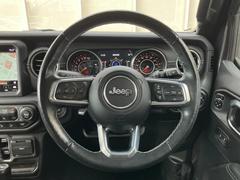 �ϥ�ɥ�Υ����å������뤳�Ȥǥ᡼������αվ����̤��͡��ʾ����ɽ�������뤳�Ȥ���ǽ�Ǥ���������󥢥��ץƥ��֥��롼������ȥ��������ܡ� 6