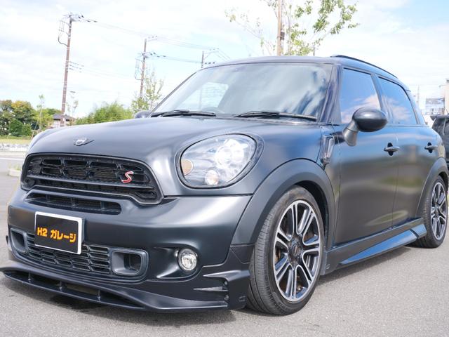 ＭＩＮＩ クーパーＳＤ　クロスオーバー　ブラックナイト　国内限定１４０台マットブラック　レザーシート　シートヒーター　バックカメラ　車高調　エアロ　２本出しマフラー　ＬＥＤフォグ　ジョンクーパーワークスホイール（2枚目）
