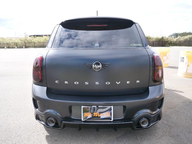 ＭＩＮＩ クーパーＳＤ　クロスオーバー　ブラックナイト　国内限定１４０台マットブラック　レザーシート　シートヒーター　バックカメラ　車高調　エアロ　２本出しマフラー　ＬＥＤフォグ　ジョンクーパーワークスホイール（5枚目）
