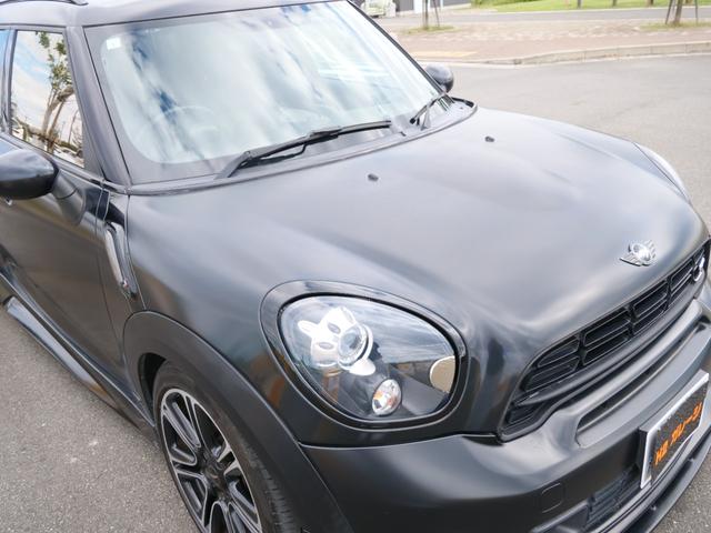 ＭＩＮＩ クーパーＳＤ　クロスオーバー　ブラックナイト　国内限定１４０台マットブラック　レザーシート　シートヒーター　バックカメラ　車高調　エアロ　２本出しマフラー　ＬＥＤフォグ　ジョンクーパーワークスホイール（12枚目）