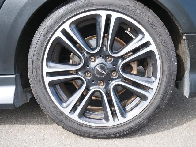 ＭＩＮＩ クーパーＳＤ　クロスオーバー　ブラックナイト　国内限定１４０台マットブラック　レザーシート　シートヒーター　バックカメラ　車高調　エアロ　２本出しマフラー　ＬＥＤフォグ　ジョンクーパーワークスホイール（14枚目）