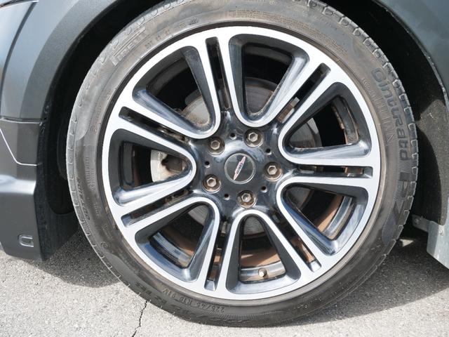 ＭＩＮＩ クーパーＳＤ　クロスオーバー　ブラックナイト　国内限定１４０台マットブラック　レザーシート　シートヒーター　バックカメラ　車高調　エアロ　２本出しマフラー　ＬＥＤフォグ　ジョンクーパーワークスホイール（16枚目）