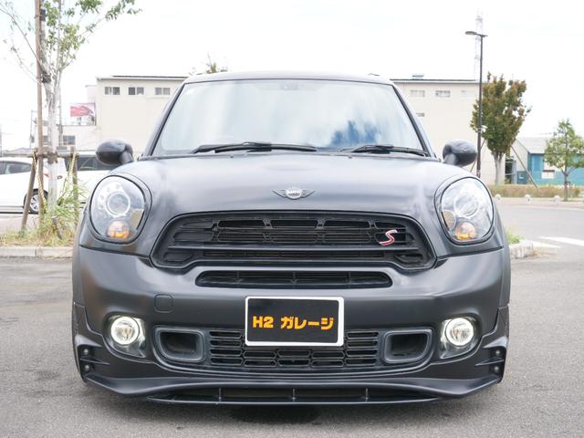 ＭＩＮＩ クーパーＳＤ　クロスオーバー　ブラックナイト　国内限定１４０台マットブラック　レザーシート　シートヒーター　バックカメラ　車高調　エアロ　２本出しマフラー　ＬＥＤフォグ　ジョンクーパーワークスホイール（18枚目）