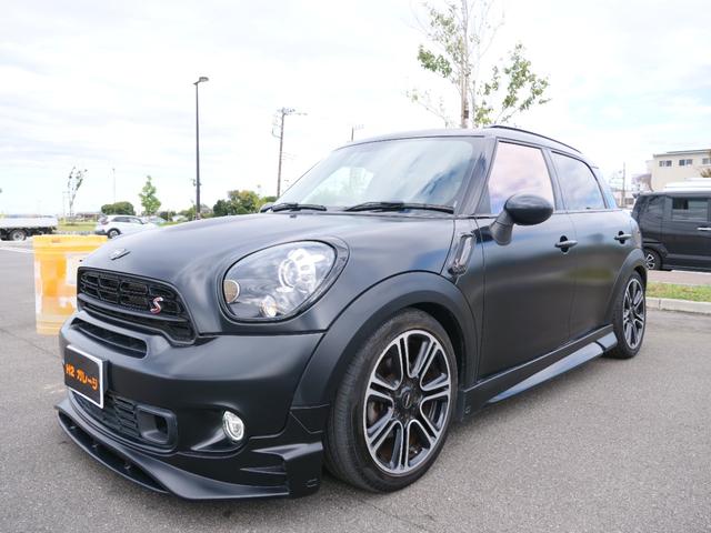 ＭＩＮＩ クーパーＳＤ　クロスオーバー　ブラックナイト　国内限定１４０台マットブラック　レザーシート　シートヒーター　バックカメラ　車高調　エアロ　２本出しマフラー　ＬＥＤフォグ　ジョンクーパーワークスホイール（20枚目）