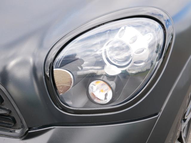 ＭＩＮＩ クーパーＳＤ　クロスオーバー　ブラックナイト　国内限定１４０台マットブラック　レザーシート　シートヒーター　バックカメラ　車高調　エアロ　２本出しマフラー　ＬＥＤフォグ　ジョンクーパーワークスホイール（24枚目）