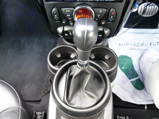 ＭＩＮＩ クーパーＳＤ　クロスオーバー　ブラックナイト　国内限定１４０台マットブラック　レザーシート　シートヒーター　バックカメラ　車高調　エアロ　２本出しマフラー　ＬＥＤフォグ　ジョンクーパーワークスホイール（36枚目）