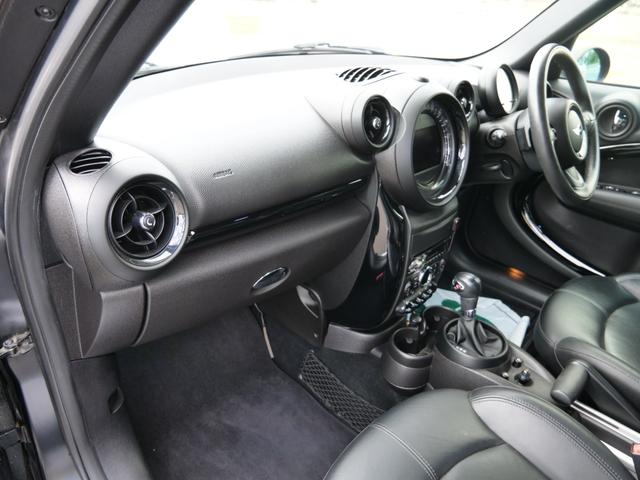 ＭＩＮＩ クーパーＳＤ　クロスオーバー　ブラックナイト　国内限定１４０台マットブラック　レザーシート　シートヒーター　バックカメラ　車高調　エアロ　２本出しマフラー　ＬＥＤフォグ　ジョンクーパーワークスホイール（43枚目）