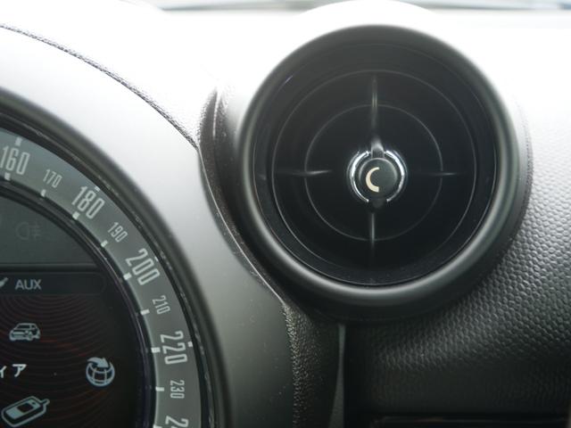 ＭＩＮＩ クーパーＳＤ　クロスオーバー　ブラックナイト　国内限定１４０台マットブラック　レザーシート　シートヒーター　バックカメラ　車高調　エアロ　２本出しマフラー　ＬＥＤフォグ　ジョンクーパーワークスホイール（47枚目）