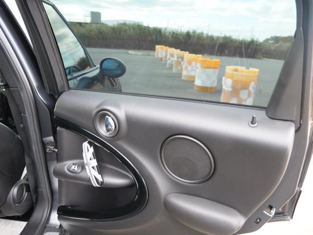 ＭＩＮＩ クーパーＳＤ　クロスオーバー　ブラックナイト　国内限定１４０台マットブラック　レザーシート　シートヒーター　バックカメラ　車高調　エアロ　２本出しマフラー　ＬＥＤフォグ　ジョンクーパーワークスホイール（53枚目）