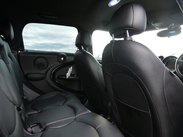 ＭＩＮＩ クーパーＳＤ　クロスオーバー　ブラックナイト　国内限定１４０台マットブラック　レザーシート　シートヒーター　バックカメラ　車高調　エアロ　２本出しマフラー　ＬＥＤフォグ　ジョンクーパーワークスホイール（54枚目）