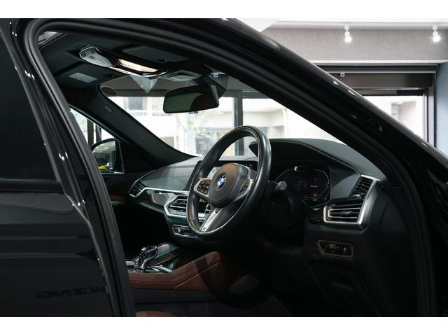 X6 xDrive 35d Mスポーツ 4WD ブラック/コーヒー内装 シートヒーター シートベンチレーション 保温/保冷ドリンクホルダー 後席シートヒーター 4ゾーンオートエアコン パノラマサンルーフ アイコニックグロー(12枚目)