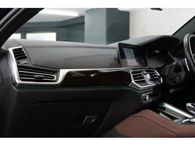 X6 xDrive 35d Mスポーツ 4WD ブラック/コーヒー内装 シートヒーター シートベンチレーション 保温/保冷ドリンクホルダー 後席シートヒーター 4ゾーンオートエアコン パノラマサンルーフ アイコニックグロー(18枚目)