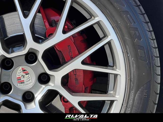 マカン マカンS PDK 4WD パノラマサンルーフ RSスパイダーホイール20インチ 純正ホイール/スタッドレスタイヤ付き ブラック&ガーネットレッドインテリア レッドキャリパー(8枚目)