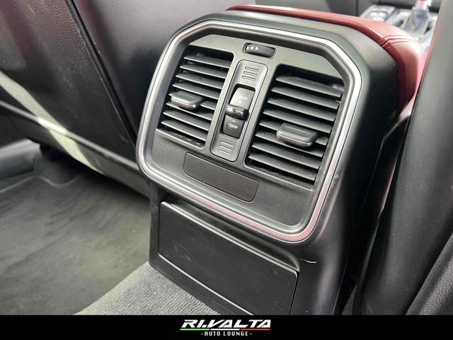 マカン マカンS PDK 4WD パノラマサンルーフ RSスパイダーホイール20インチ 純正ホイール/スタッドレスタイヤ付き ブラック&ガーネットレッドインテリア レッドキャリパー(24枚目)