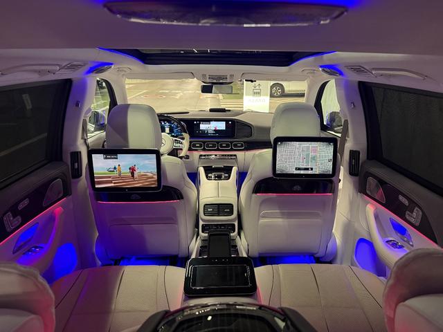 GLS GLS600 4マチック ファーストクラスパッケージ クリスタルホワイトナッパレザー・パノラマルーフ・ブルメスター・リアエンターテイメント・HUD・シートH&C・クーリングボックス・格納式テーブル・23インチ(11枚目)