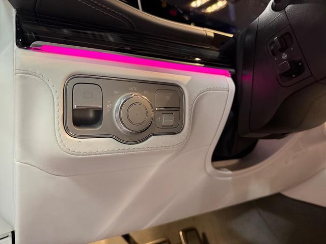 GLS GLS600 4マチック ファーストクラスパッケージ クリスタルホワイトナッパレザー・パノラマルーフ・ブルメスター・リアエンターテイメント・HUD・シートH&C・クーリングボックス・格納式テーブル・23インチ(23枚目)