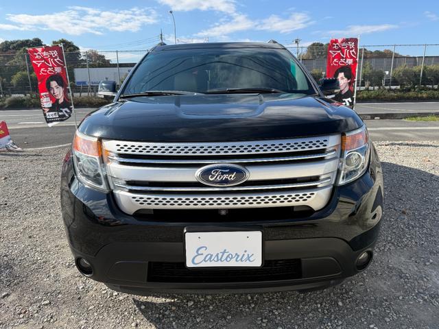 エクスプローラー ＸＬＴ　左ハンドル　バックカメラ　ＥＴＣ　　ポータブルナビ　フロントカメラ　サイドカメラ　シートカバー　社外ＬＥＤバルブ　ＣＤ　Ｂｌｕｅｔｏｏｔｈ　ＡＵＸ　７人乗（5枚目）