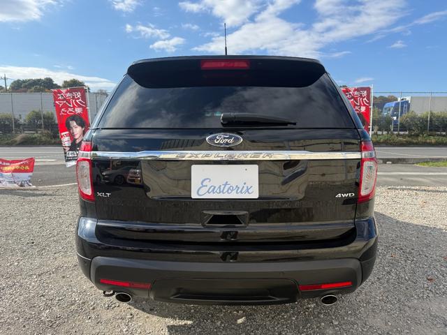 エクスプローラー ＸＬＴ　左ハンドル　バックカメラ　ＥＴＣ　　ポータブルナビ　フロントカメラ　サイドカメラ　シートカバー　社外ＬＥＤバルブ　ＣＤ　Ｂｌｕｅｔｏｏｔｈ　ＡＵＸ　７人乗（10枚目）