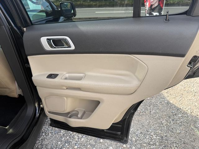 エクスプローラー ＸＬＴ　左ハンドル　バックカメラ　ＥＴＣ　　ポータブルナビ　フロントカメラ　サイドカメラ　シートカバー　社外ＬＥＤバルブ　ＣＤ　Ｂｌｕｅｔｏｏｔｈ　ＡＵＸ　７人乗（39枚目）