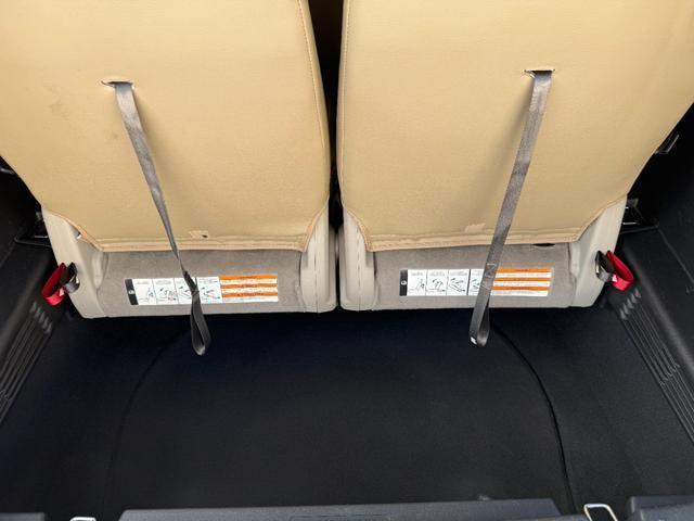 エクスプローラー ＸＬＴ　左ハンドル　バックカメラ　ＥＴＣ　　ポータブルナビ　フロントカメラ　サイドカメラ　シートカバー　社外ＬＥＤバルブ　ＣＤ　Ｂｌｕｅｔｏｏｔｈ　ＡＵＸ　７人乗（42枚目）