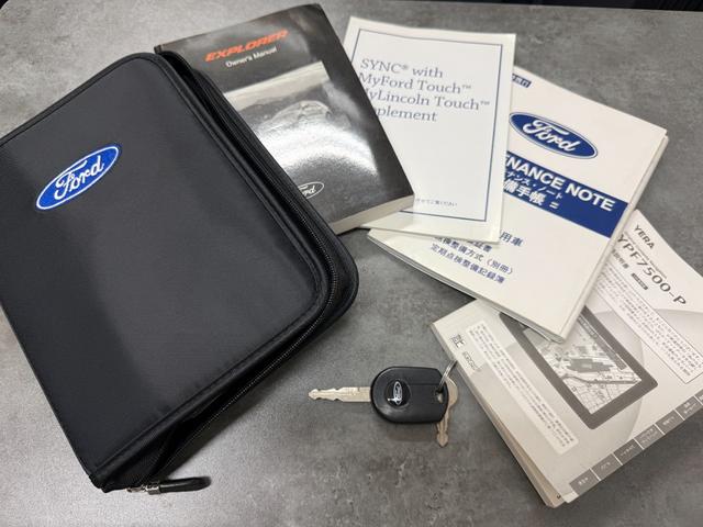 エクスプローラー ＸＬＴ　左ハンドル　バックカメラ　ＥＴＣ　　ポータブルナビ　フロントカメラ　サイドカメラ　シートカバー　社外ＬＥＤバルブ　ＣＤ　Ｂｌｕｅｔｏｏｔｈ　ＡＵＸ　７人乗（44枚目）