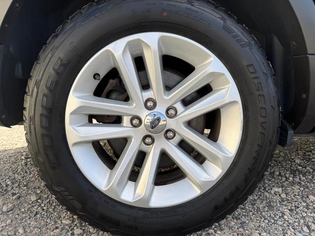 エクスプローラー ＸＬＴ　左ハンドル　バックカメラ　ＥＴＣ　　ポータブルナビ　フロントカメラ　サイドカメラ　シートカバー　社外ＬＥＤバルブ　ＣＤ　Ｂｌｕｅｔｏｏｔｈ　ＡＵＸ　７人乗（50枚目）