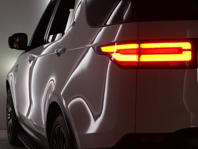 ディスカバリー ラグビーワールドカップ2019エディション 限定50台 MERIDIAN エアサス 前後シートヒーター 純正サイドステップ コールドクライメントP 全席電動シート ステアリングヒーター ブラックパック ACC LEDヘッド 黒革シート 7人乗(59枚目)