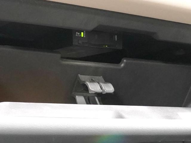 ディフェンダー １１０ＳＥ　エアサス　ＭＥＲＩＤＩＡＮ　パノラミックルーフ　シートヒーター　サイドステップ　アダプティブクルーズコントロール　サラウンドカメラ　ＡｐｐｌｅＣａｒＰｌａｙ　ＬＥＤヘッドライト　デジタルインナーミラー（51枚目）