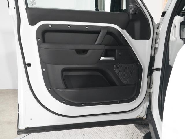 ディフェンダー １１０Ｓ　エアサスペンション　シートヒーター　ステアリングヒーター　コールドクライメイトパッケージ　純正サイドステップ　アダプティブクルーズコントロール　ブラインドスポットモニター　サラウンドカメラ（34枚目）
