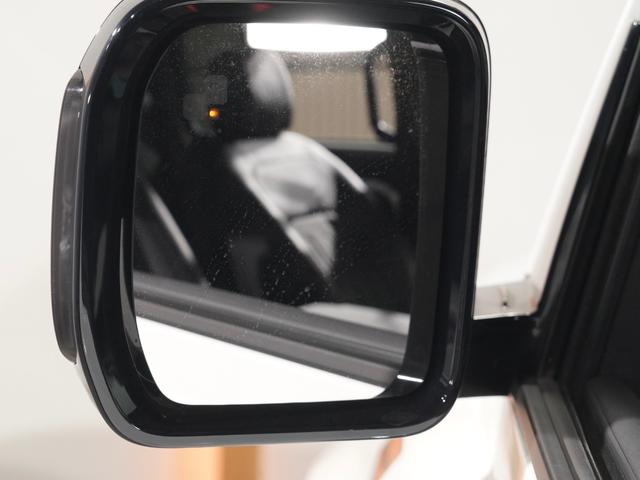 ディフェンダー １１０Ｓ　エアサスペンション　シートヒーター　ステアリングヒーター　コールドクライメイトパッケージ　純正サイドステップ　アダプティブクルーズコントロール　ブラインドスポットモニター　サラウンドカメラ（44枚目）