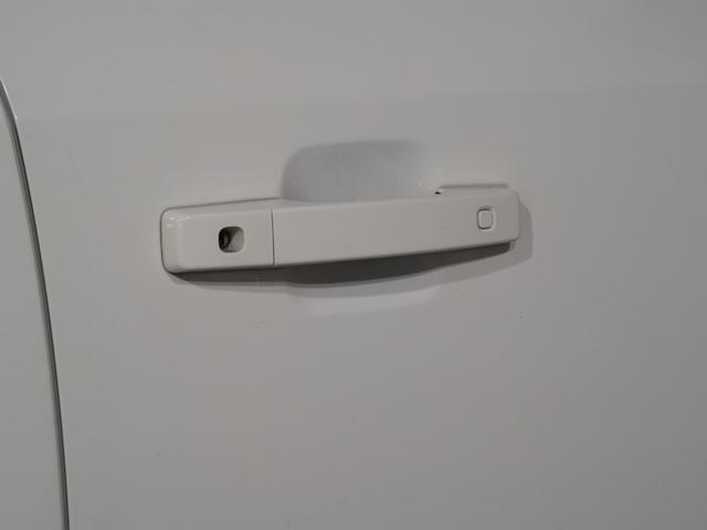 ディフェンダー １１０Ｓ　エアサスペンション　シートヒーター　ステアリングヒーター　コールドクライメイトパッケージ　純正サイドステップ　アダプティブクルーズコントロール　ブラインドスポットモニター　サラウンドカメラ（45枚目）