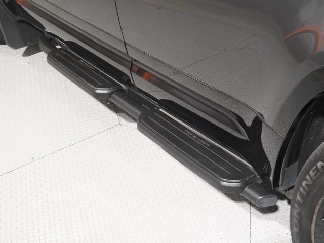 ディフェンダー １１０Ｘ－ダイナミックＨＳＥ　Ｄ３００　パノラマサンルーフ　ＭＥＲＩＤＩＡＮ　エアサス　シートヒーター＆クーラー　後席シートヒーター　ブラックエクステリア　純正サイドステップ　ＯＰ２２インチアルミ　サラウンドカメラ　デジタルインナーミラー（9枚目）