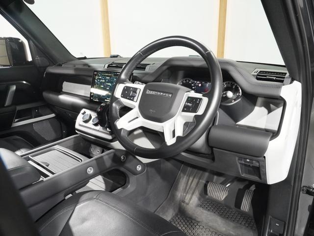 ディフェンダー １１０Ｘ－ダイナミックＨＳＥ　Ｄ３００　パノラマサンルーフ　ＭＥＲＩＤＩＡＮ　エアサス　シートヒーター＆クーラー　後席シートヒーター　ブラックエクステリア　純正サイドステップ　ＯＰ２２インチアルミ　サラウンドカメラ　デジタルインナーミラー（15枚目）
