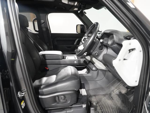 ディフェンダー １１０Ｘ－ダイナミックＨＳＥ　Ｄ３００　パノラマサンルーフ　ＭＥＲＩＤＩＡＮ　エアサス　シートヒーター＆クーラー　後席シートヒーター　ブラックエクステリア　純正サイドステップ　ＯＰ２２インチアルミ　サラウンドカメラ　デジタルインナーミラー（17枚目）