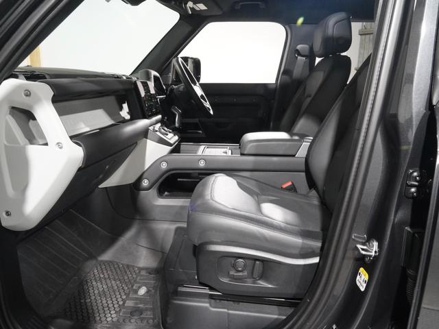 ディフェンダー １１０Ｘ－ダイナミックＨＳＥ　Ｄ３００　パノラマサンルーフ　ＭＥＲＩＤＩＡＮ　エアサス　シートヒーター＆クーラー　後席シートヒーター　ブラックエクステリア　純正サイドステップ　ＯＰ２２インチアルミ　サラウンドカメラ　デジタルインナーミラー（22枚目）