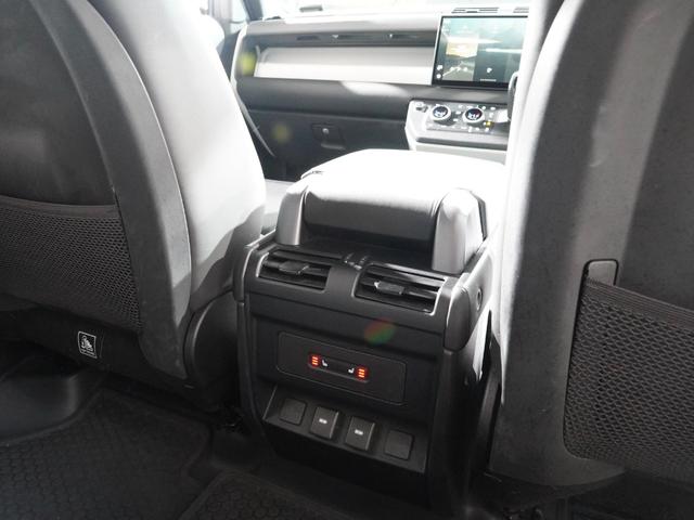 ディフェンダー １１０Ｘ－ダイナミックＨＳＥ　Ｄ３００　パノラマサンルーフ　ＭＥＲＩＤＩＡＮ　エアサス　シートヒーター＆クーラー　後席シートヒーター　ブラックエクステリア　純正サイドステップ　ＯＰ２２インチアルミ　サラウンドカメラ　デジタルインナーミラー（31枚目）